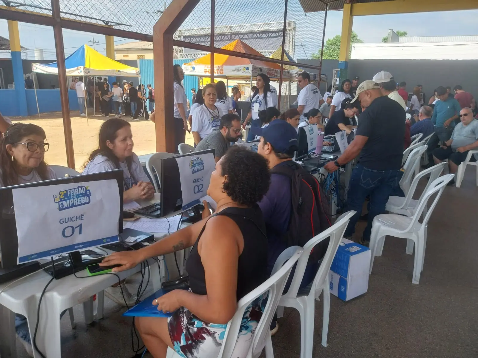Inclusão profissional ganha espaço no Feirão de Empregos com orientação para trabalhadores e empresas